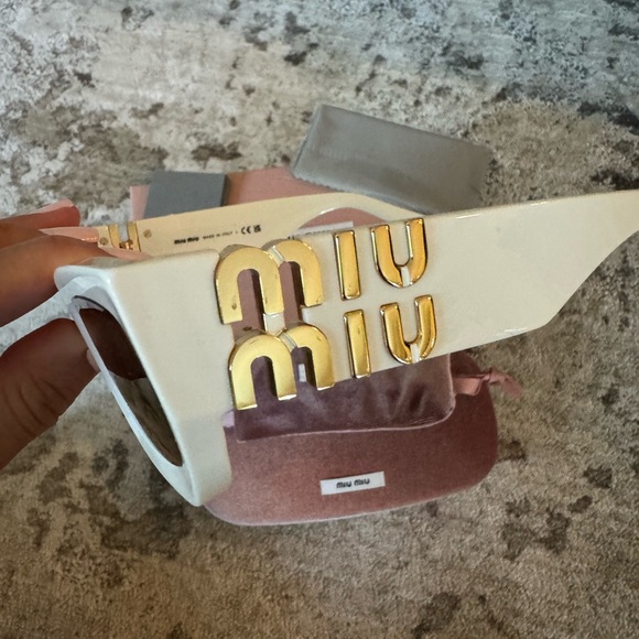 MIU MIU MU 09WS Runway in white - Picture 10 of 16